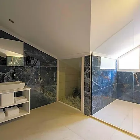 Otel Ramada By Wyndham Fethiye 4*